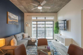 Relaxing 2BD - Central Downtown - Gym, Pool, Parking